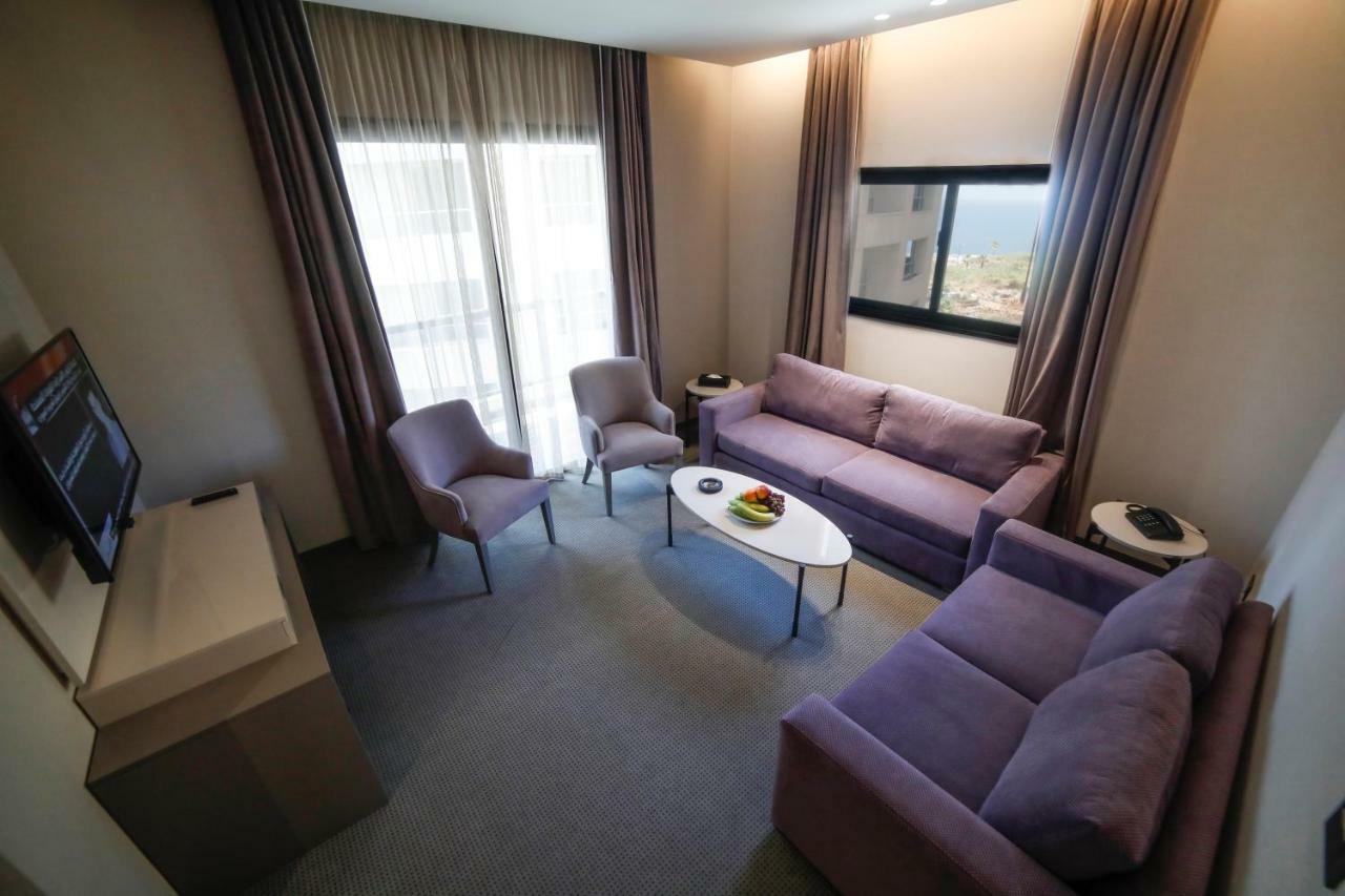 Rawsheh 51 Hotel Beirute Exterior foto