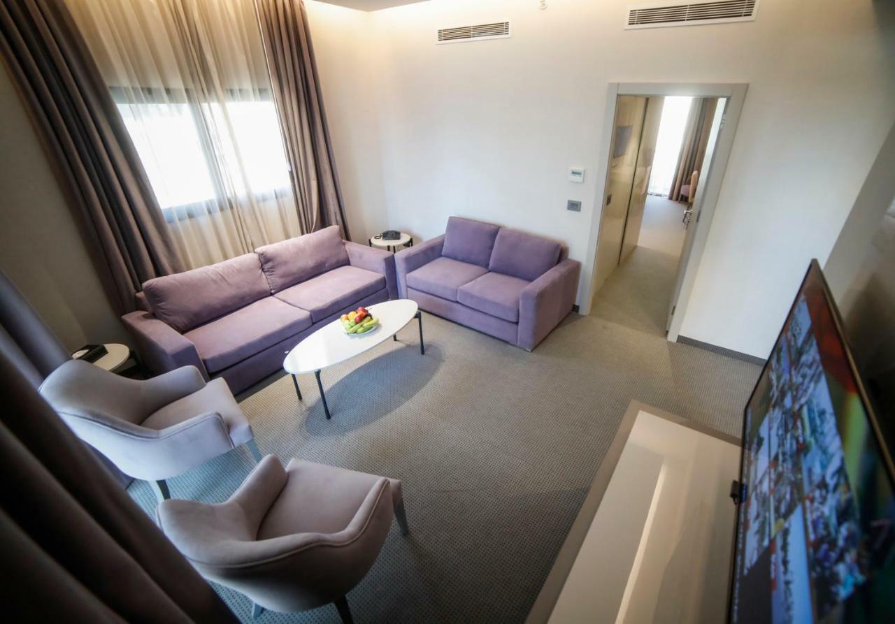 Rawsheh 51 Hotel Beirute Exterior foto